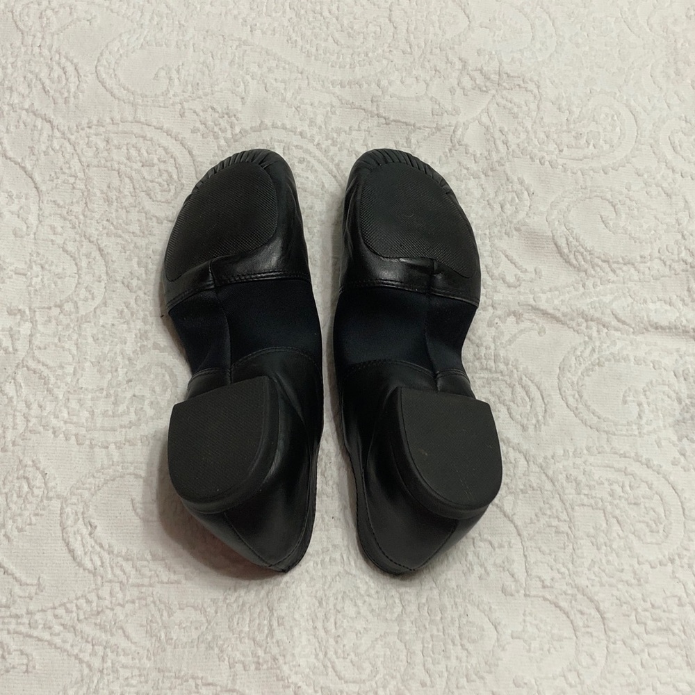 Capezio Size 12M Womens Black Split-Sole Slip-On Dance Shoes - Picture 9 of 9